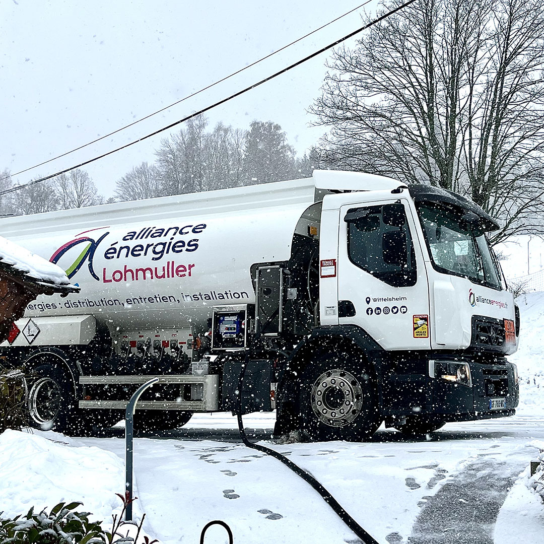 Camion de distribution de fioul chez Lohmuller Énergies sur le secteur de Mulhouse